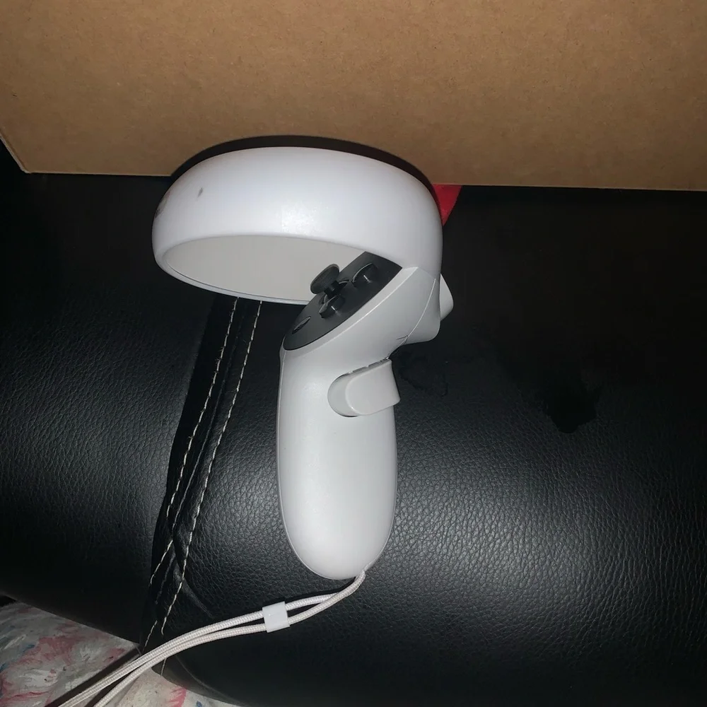 White oculus quest two